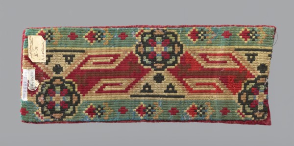 Fragment of a chasuble column, embroidery, fragment of a larger textile object, vines, liturgical