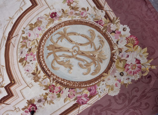 A so-called ceiling tapestry, tapestries, fabrics, tapestries, fabrics, knotted monograms, floral
