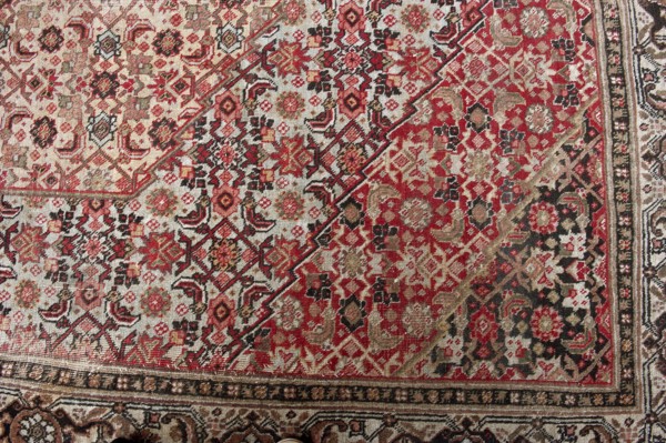 Carpet, Woolen knotted fabric, woven decorative carpet, 2nd half of the 19th century, Iran. In the