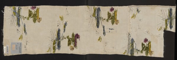 Fabric fragment, silk fabric fragment, patterned silk, 18th century, France. Preservation: