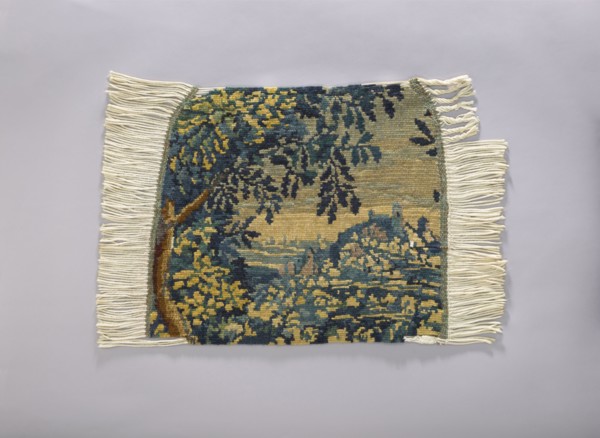 Tapestry covering, repossession provenance; flowers, leaves, floral ornaments; fabrics, interior