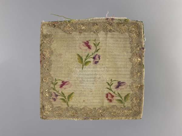 church parament; church paraments; flowers, leaves, plant ornaments; sacred art; churches and