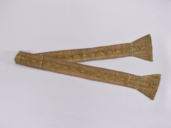 Stole made of silk fabric with olive-colored stripes. Embroidered with a pattern of leaves on the