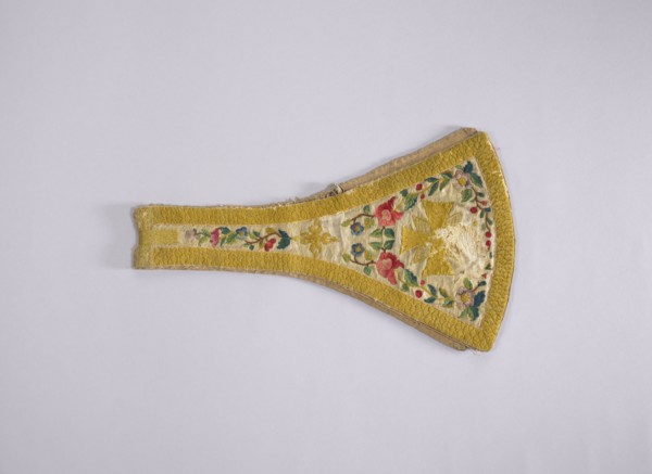 Maniple, 18th century, Poland. Liturgical vestment made of woolen fabric, length 74 cm, width 22 cm