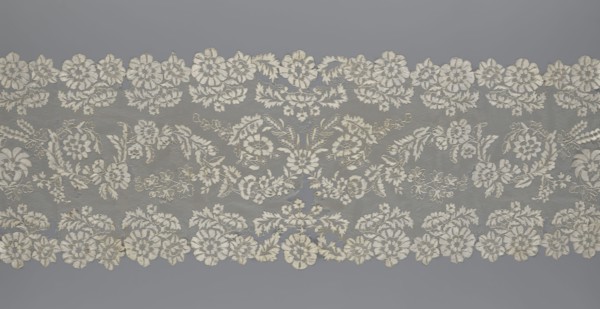 Shawl, shawl; purchase provenance; clothing accessory; women's clothing; fashion; lace with