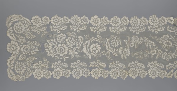 Shawl, 19th century, Europe. Lace shawl, women's clothing accessory; serrated edges; design: in the