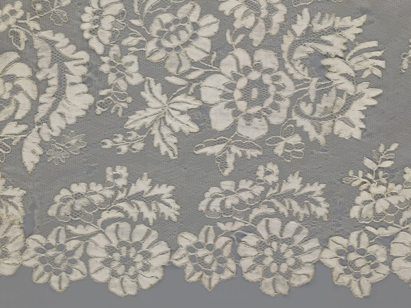 Shawl, shawl; 19th century, Europe; clothing accessory for women; lace with serrated edges;