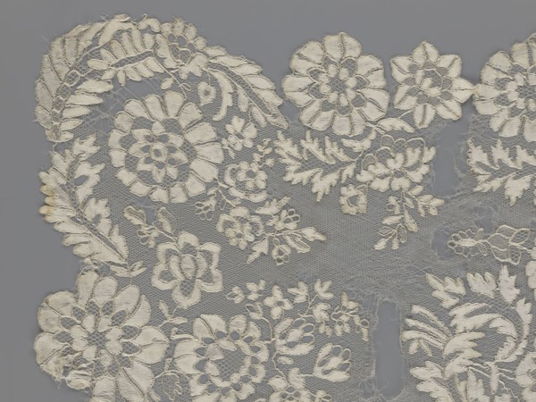Shawl, shawl, clothing accessory, women's clothing, fashion; lace with serrated edges; design: in