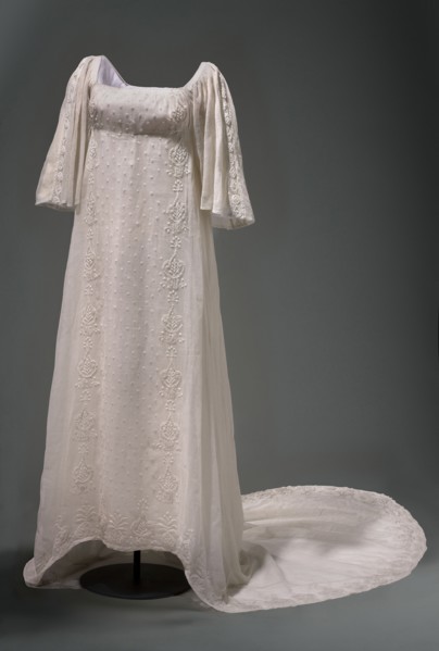 Dress with train, repossession provenance; Ludwika Queen of Prussia; 1776–1810 — souvenirs; trains
