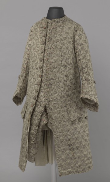 Szustokor, Szustokor made of silver lame with a net ornament featuring a pattern of small flowers.