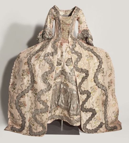 Robe à la française robe à paniers à coudes, two-piece, ca. 1764. Pink grosgrain with swirling