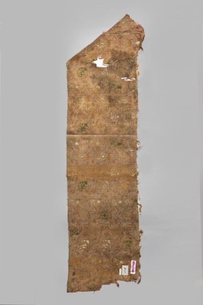 Fabric fragment. 17th century, Italy . Warp-woven satin background of pale red silk warp with two