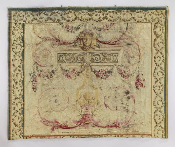 Ornamental tapestry, The tapestry is only partially preserved. The surviving fragment constitutes