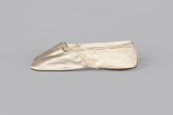 Women's slippers by Wincenty Witoszynski Warsaw; shoemaker's workshop; ca. 1840–ca. 1850. Shallow,