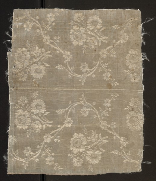 Fabric fragment, fabrics, fragments of silk fabrics, patterned fabrics, floral patterns,