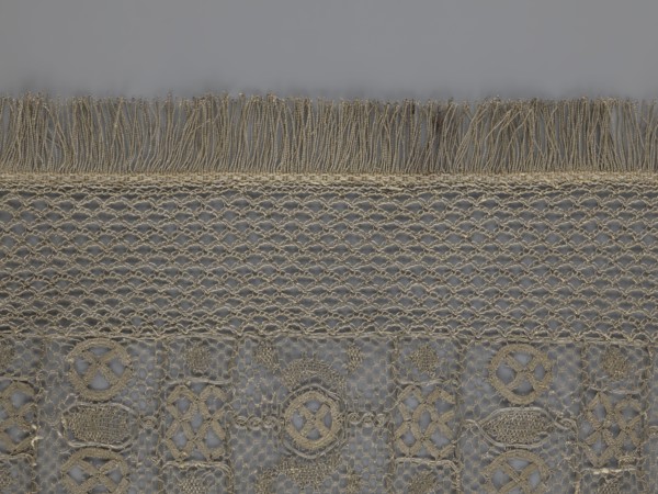 A so-called Saxon lace belt, lace belt as men's clothing accessory. The central part is a
