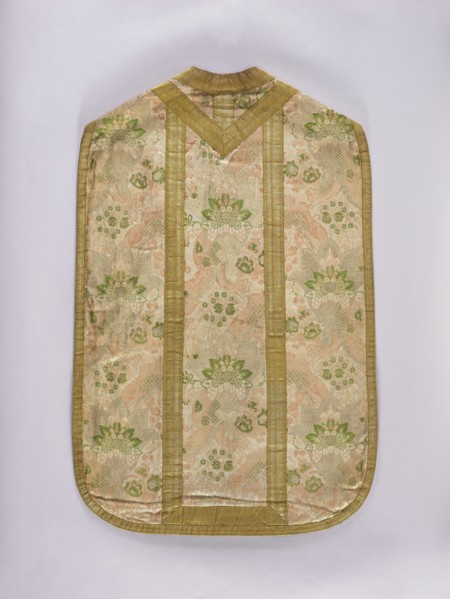 Chasuble, Lace and floral ornaments; pattern of wavy ribbons with fan-shaped bouquets of small