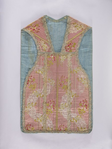 Chasuble, origin unknown, lace ornaments, floral ornaments and bouquets, flowers and leaves, plant