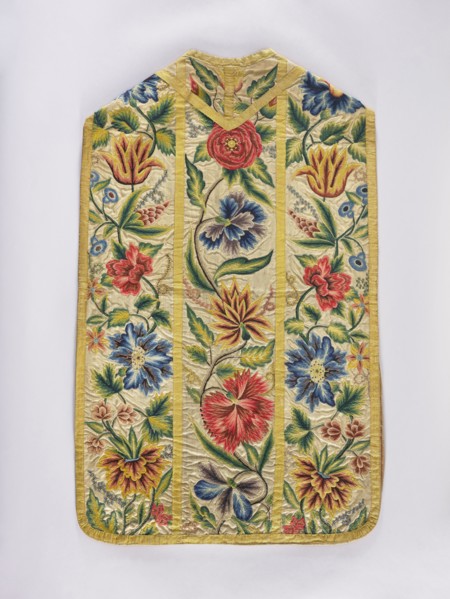 Chasuble, Chasuble made of woolen canvas embroidered with patterns of large, fantastic, diverse