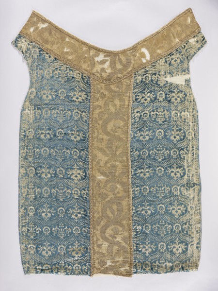 Chasuble, liturgical vestment. Genoese velvet, patterned, convex, with a regularly repeating motif