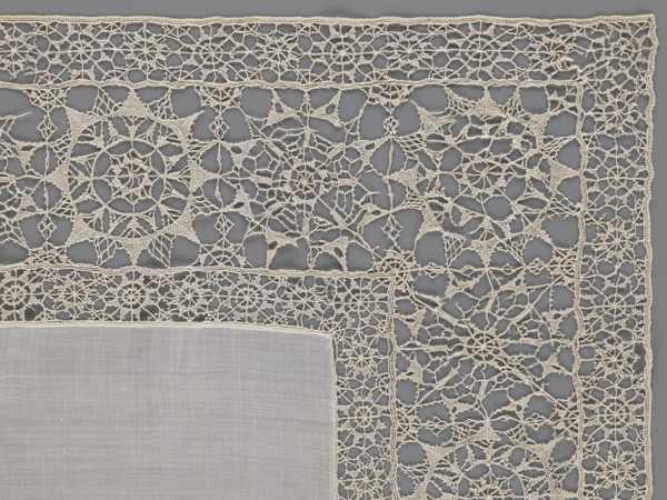 Doily, geometric ornaments; rosettes ornament; doilies; smooth center. Edge made of white linen