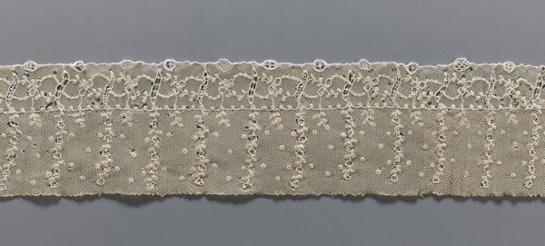 Fragment of lace, lace, ornament: continuous, vertical twigs at the top with points between them,