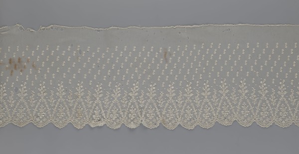 Lace fragment — shuttlecock, mid-19th century, France. Lace shuttlecock for clothing
