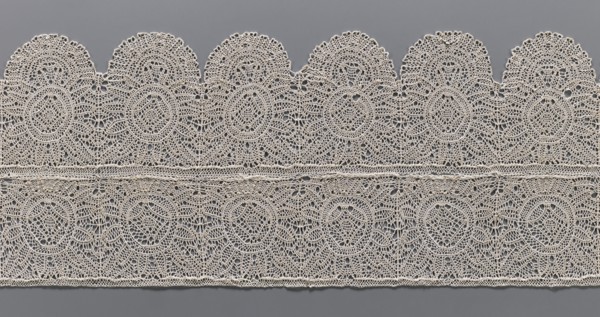 Lace fragment, bobbin lace, 17th century, Flanders. Two laces sewn together across their entire