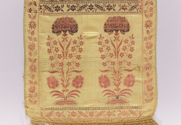 Kontusz belt, Bipartite heads with a motif of elongated flower bushes of various species with