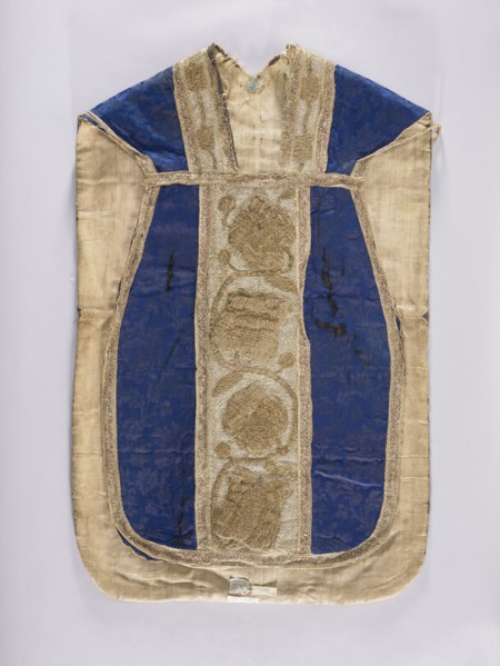 Chasuble, gift; tulips, plant ornaments, floral ornaments, flowers; liturgical vestment church