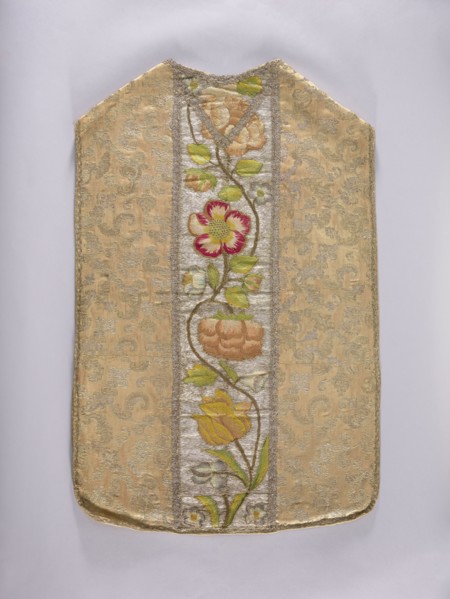 Chasuble, Floral and plant ornaments with flowers and leaves; columns embroidered on a silver