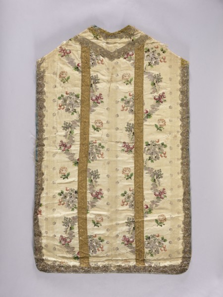 Chasuble, floral ornaments with flowers and leaves, columns on the back highlighted with wide gold