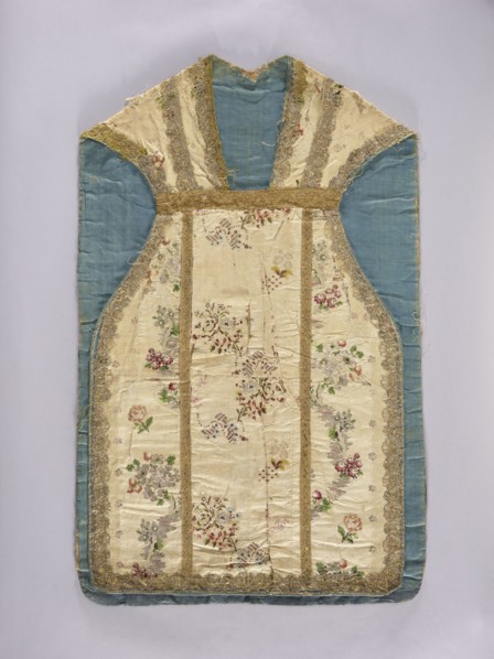 Chasuble, floral ornaments with flowers and leaves; columns on the back highlighted with wide gold