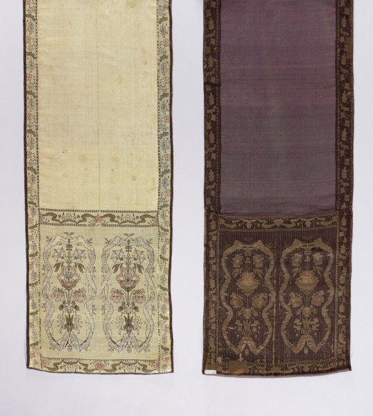 Kontusz belt, bipartite heads with motifs of elongated flower bouquets surrounded by a winding
