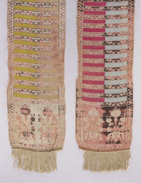 Silk kontusz sash, four-sided, c. 1787–1794. Likely made by Szczepan Filsjean Manufactory Kobylka.