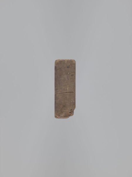 Double-sided gingerbread form. Obverse: heraldic shield; reverse: plant ornament. Double-sided