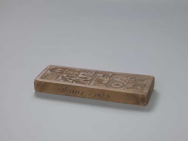 Double-sided gingerbread mould with different representations on both sides, carved by Glauer