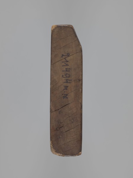 Double-sided gingerbread mould. Obverse: board with letters of the alphabet. Reverse: image of a