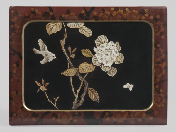 Box, Rectangular box with put-on lid, decorated with red lacquer painted with a pattern of blooming