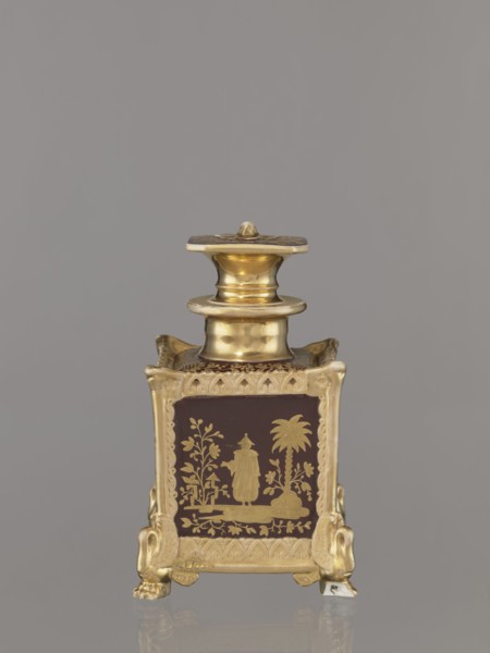 Bottle with lid, Gardner, Francis porcelain manufactory; 1766–1917 maker. Cubic bottle with a