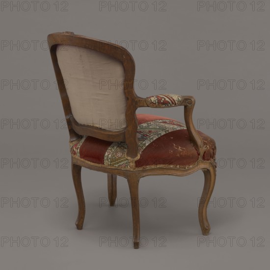 Armchair, rococo style, flowers and geometric ornament, ca. 1760, France; seating piece piece of