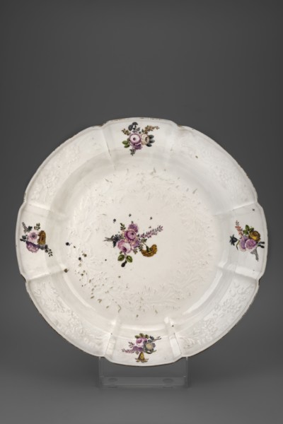 Platter with a Gotzkowski relief, Koenigliche Porzellain Fabrique, Meissen 1710–1763, Gotzkowski