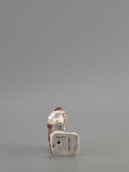 Winter — Allegory. Meissen porcelain manufactory ca. 1710–1763. Seasons allegory: Winter. Figurine