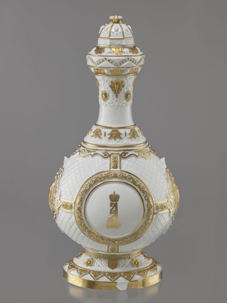 Bottle-shaped vase with a domed lid. Imperial Porcelain Factory in St. Petersburg 1744–1917;