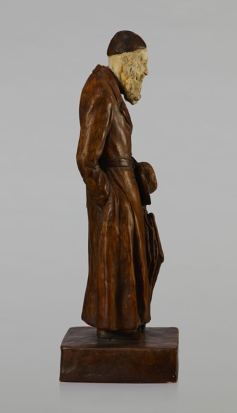 Figurine of a Jew, First Galician Factory of Artistic Faience and Terracotta Pacyków; 1912–1939.
