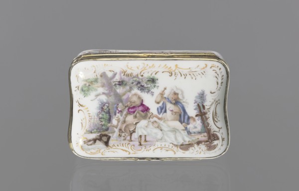 Snuffbox tin, Koenigliche Porzellain Fabrique, Meissen 1710–1763. Tall rectangular snuffbox with