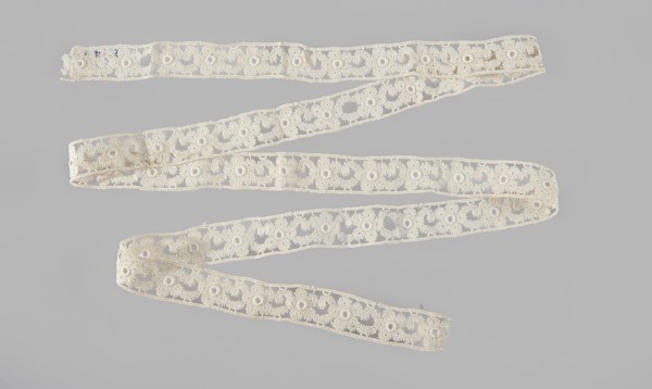Lace insert, lace, ca. 1920, Poland; clothing; length 133 cm, width 2 cm., A long ornate strip of