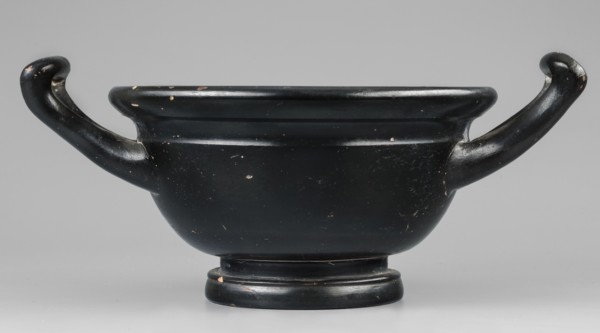 Black-finned skyphos, early 4th century BC, Attica. Thick-walled skyphos with two handles, deep