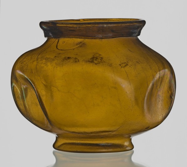 Vessel, Goluchów Greater Poland Voivodeship - place of origin, vessel, height 10.2 cm, width 13.2