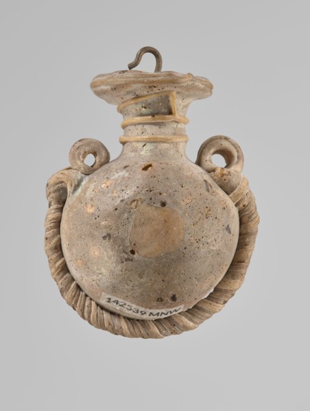 Ampoule, Egyptian workshop, 4th century BC, vessel, height 5.2 cm, width 4.2 cm, A rounded ceramic